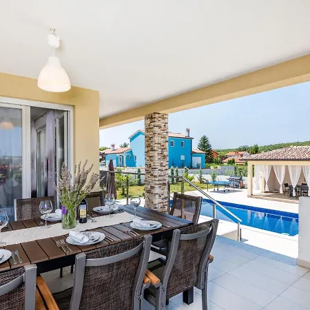 Nyaraló Holiday Home Villa Land *
