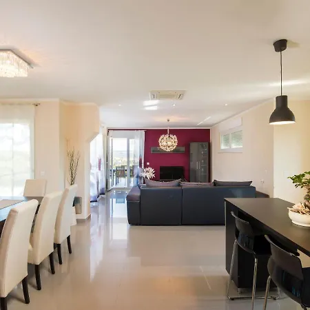 Nyaraló Holiday Home Villa Land